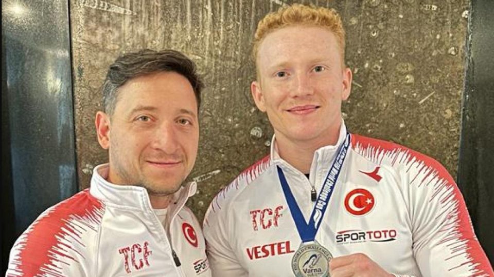 Milli cimnastikçi Mehmet Ayberk Koşak Bulgaristan’da gümüş madalya kazandı